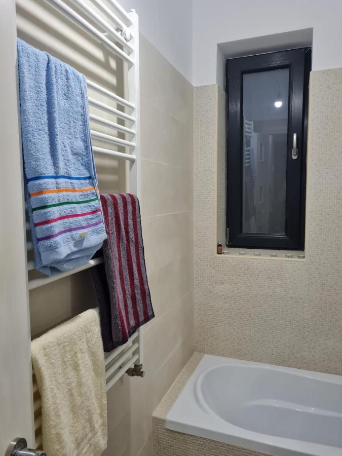 Bragadiru Deluxe 2 Bedroom Apartment With Balcony And Private Parking מראה חיצוני תמונה